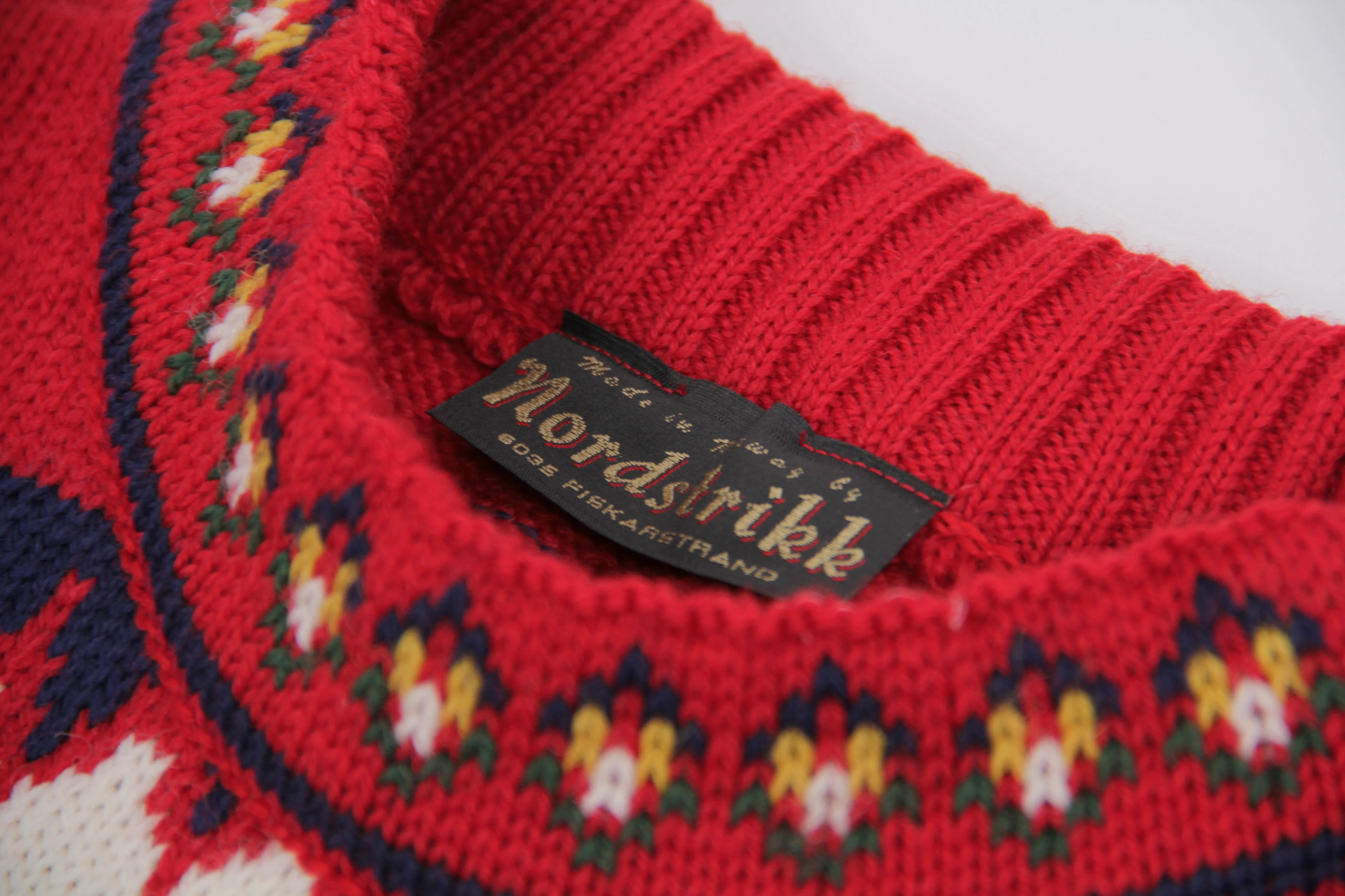 Nordstrikk Winter Wonders Red Men's Boxy Fit Sweater, M